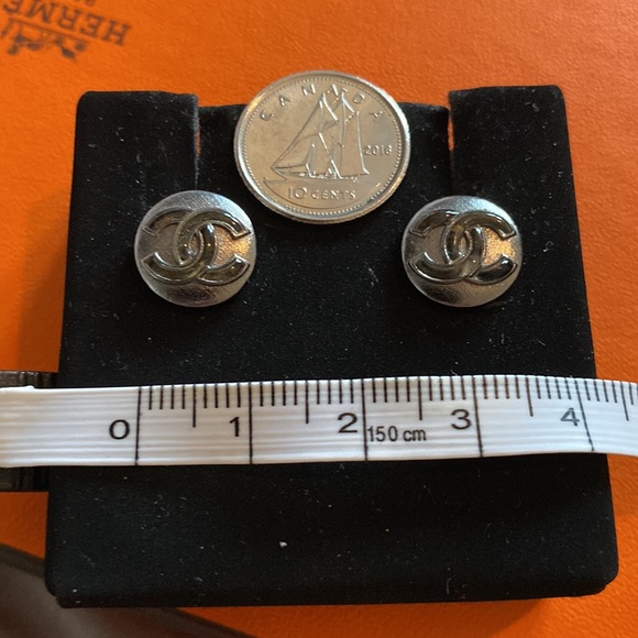 Chanel Earrings - Picture 5 of 5